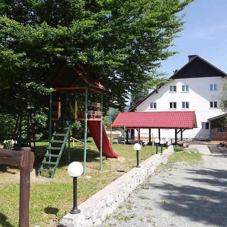 Guesthouse Arnika Fužine Eksteriør billede
