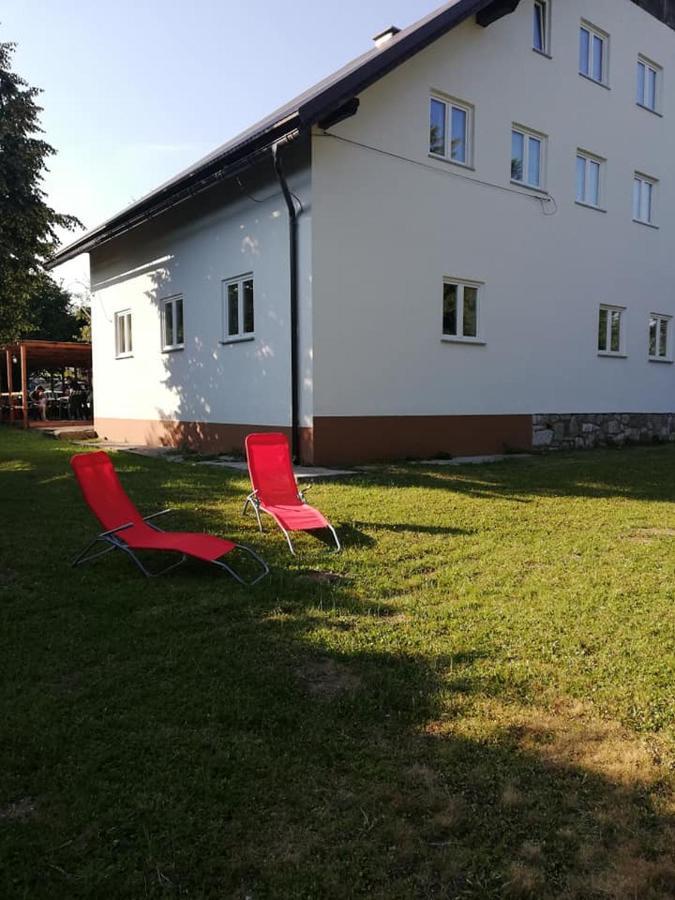 Guesthouse Arnika Fužine Eksteriør billede