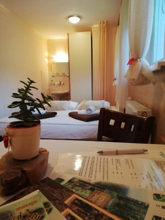 Guesthouse Arnika Fužine Eksteriør billede